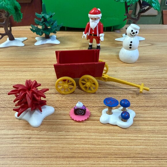 Playmobil Container with Loose Christmas Santa Clause Snowman Trees - Picture 5 of 7